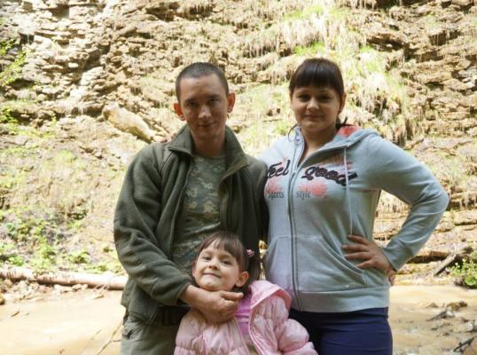 Фото для Солнечный круг, небо вокруг, под небом обычные люди